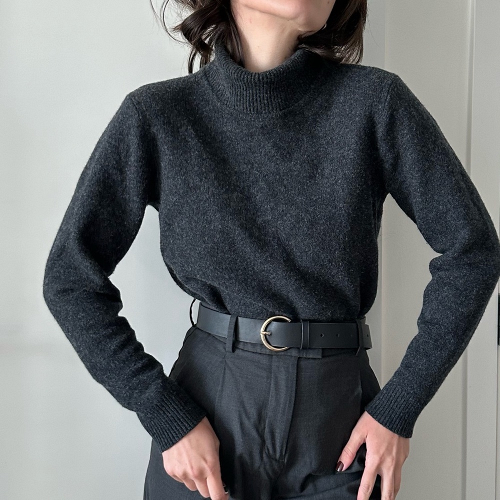 Uniqlo Grey Wool Turtleneck